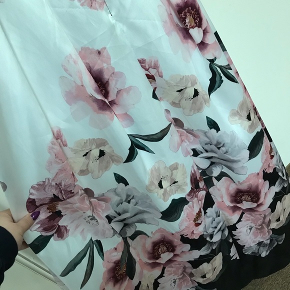 Prom dress - Picture 2 of 5